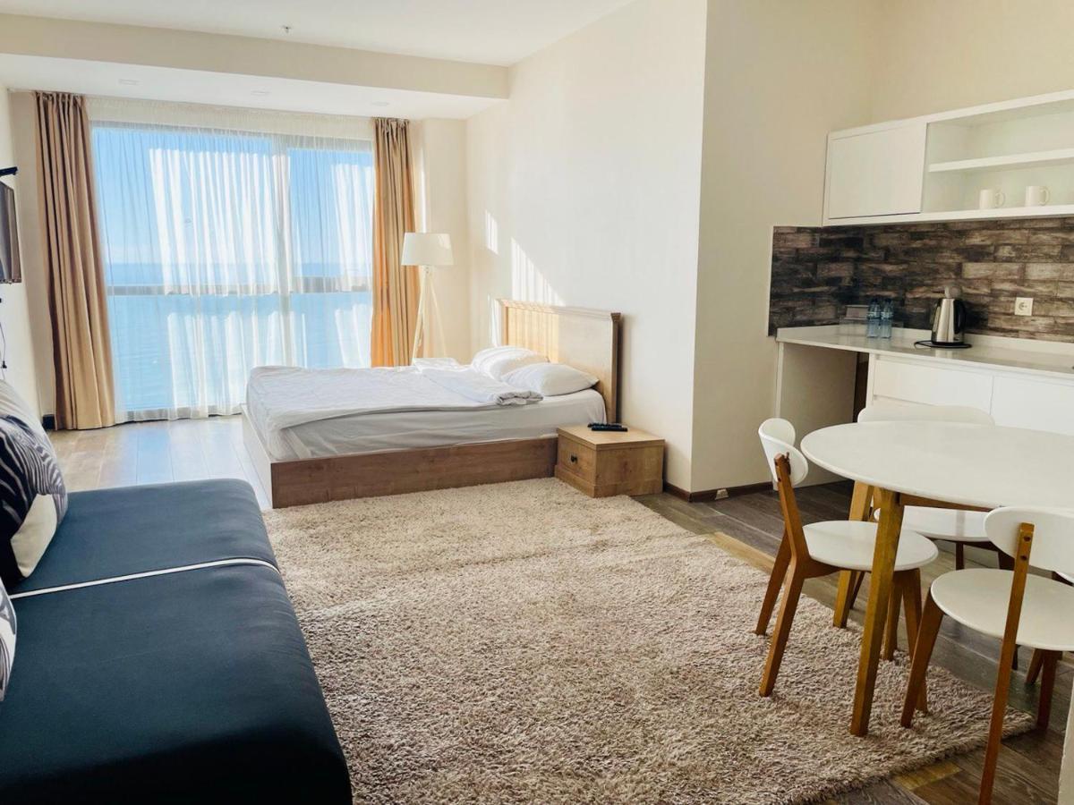 Balmaral Apart Hotel Batumi Exterior photo